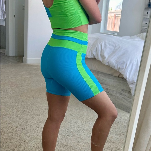 Beach Riot Colorblock Workout Set - Picture 2 of 7